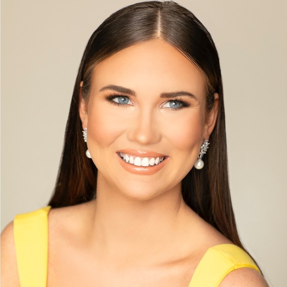 Meet your Posher, Kara - Picture 1 of 1